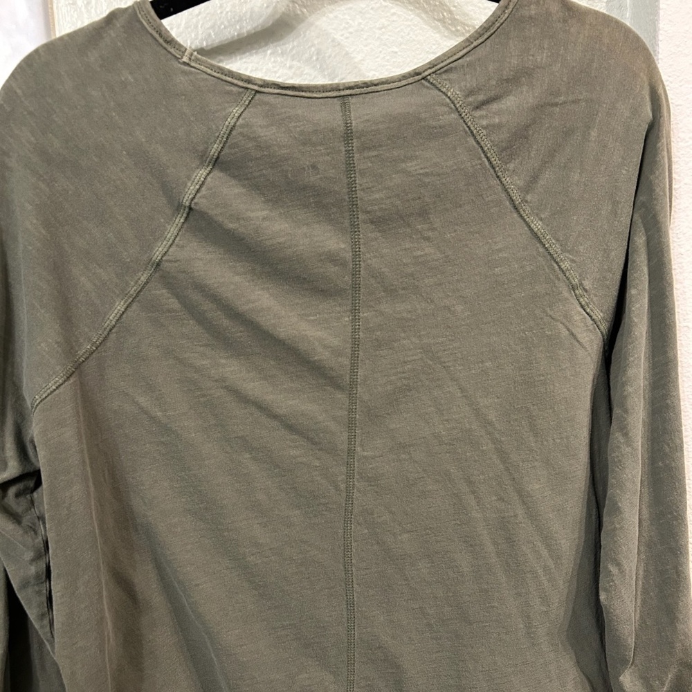 Universal Thread Grey Oversized Long Sleeve Tee - Picture 2 of 3